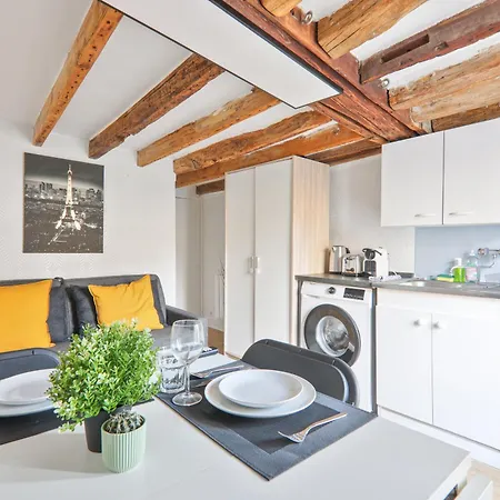 Quartier Saint-michel Notre-dame 4 Free Netflix Paris